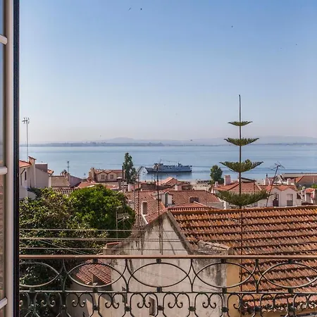 Amazing River View In Historical Lisbon-2
